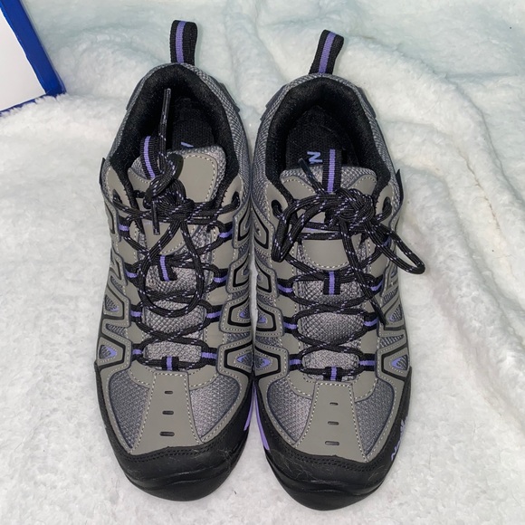 Nautilus Steel Toe Waterproof Work Shoes - Picture 2 of 4